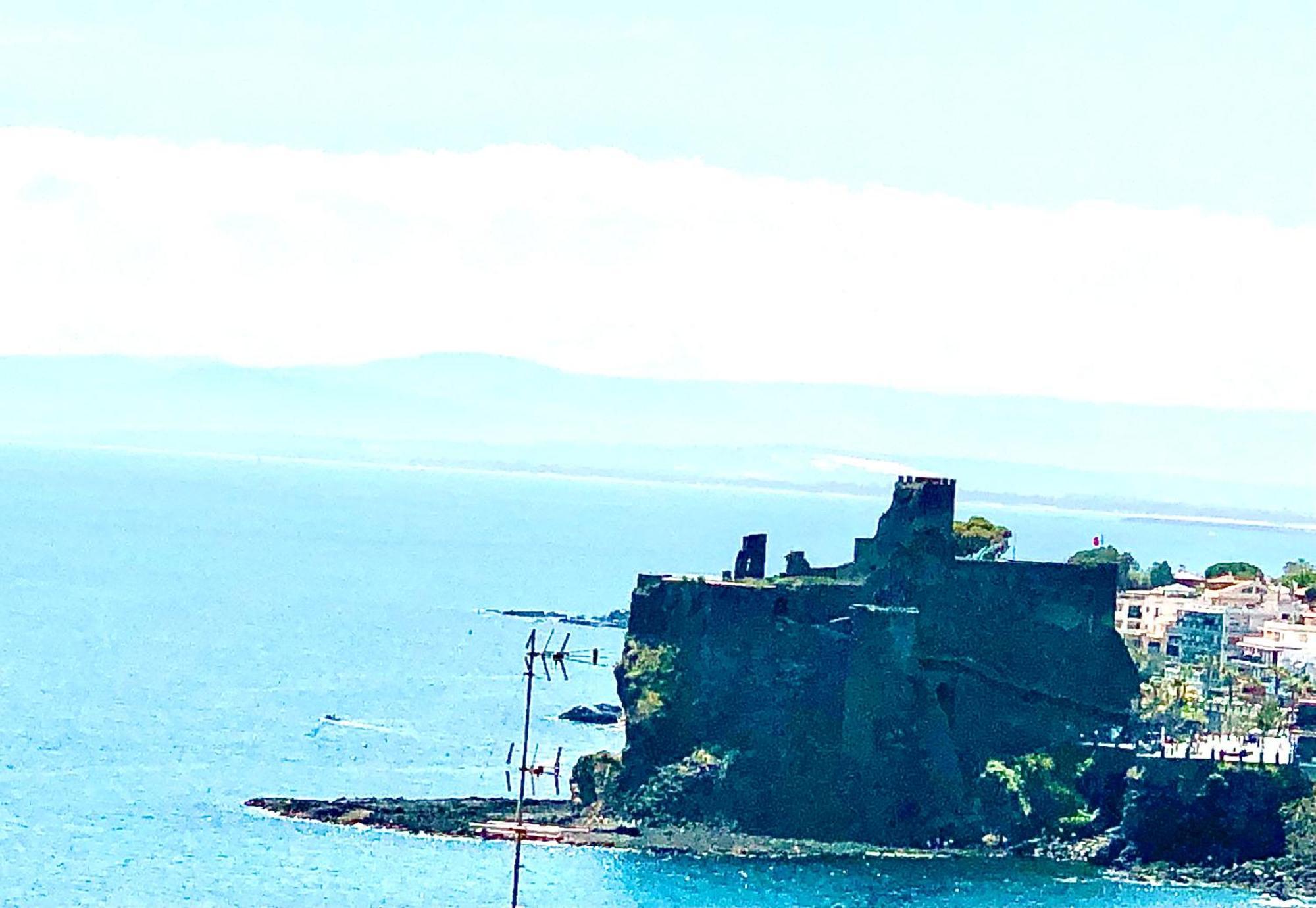 Belvedere Faraglioni Aci Castello