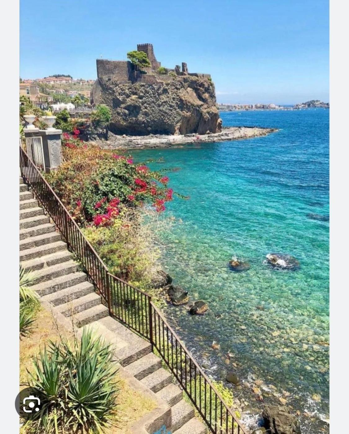 Belvedere Faraglioni Aci Castello